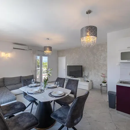 Adria * تروغير