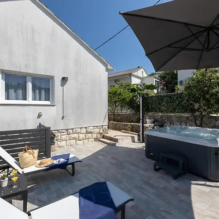 Adria Lägenhet Trogir